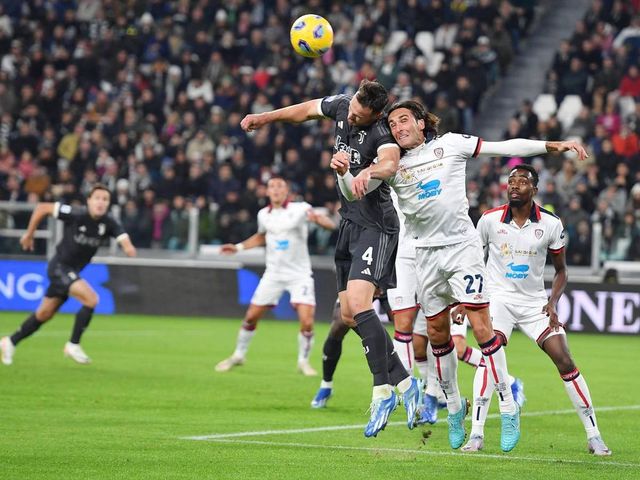 La Juventus batte il Cagliari e vola in testa alla classifica