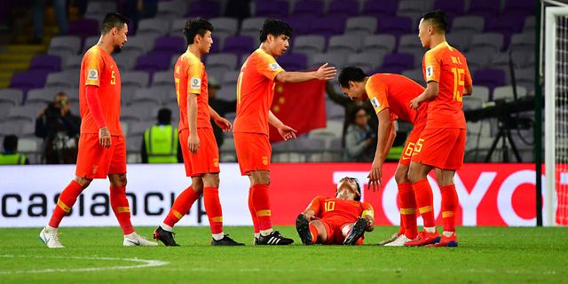 China Roar Back From Behind to Reach Asian Cup Quarters