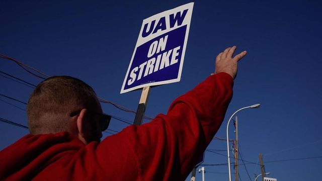 Auto, salgono a 40mila gli operai in sciopero negli Usa