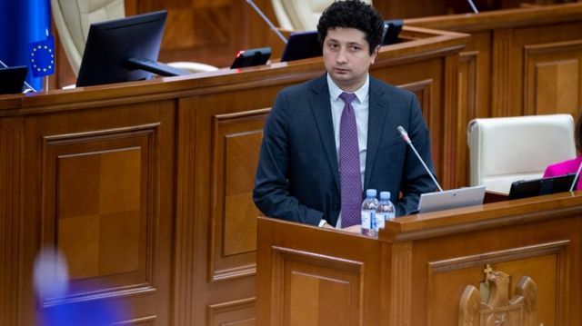 Раду Мариан требует отставки главы Национального банка Молдовы Октавиана Армашу