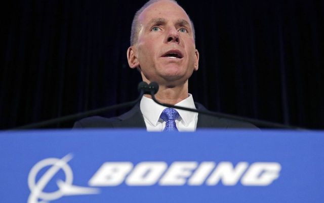Directorul Boeing demis după dezastrul 737 MAX va primi totuși 62 de milioane de dolari
