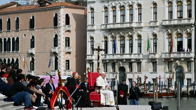 Ferenc pápa egynapos látogatásra érkezett Velencébe
