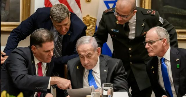 Hamás a Izrael přijaly první fázi mírového plánu, oznámil Trump