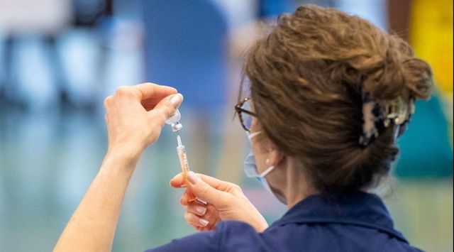 Vaccino: Italia pronta ad azioni legali contro Pfizer