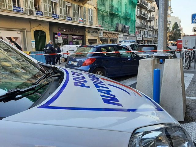 Spari in strada a Nizza, un morto durante operazione polizia