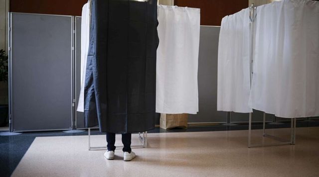 Aperti i seggi per i ballottaggi in 65 comuni