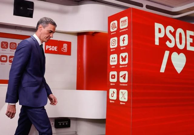 Cuarenta excargos socialistas piden la renuncia de Sánchez y un congreso para elegir nuevo líder