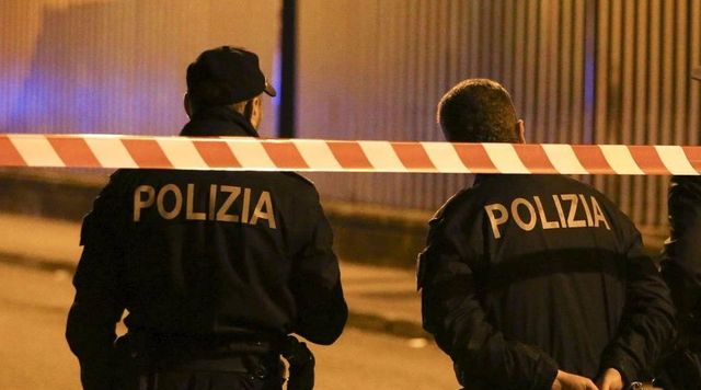 Spari in centro a Reggio Emilia, 3 feriti