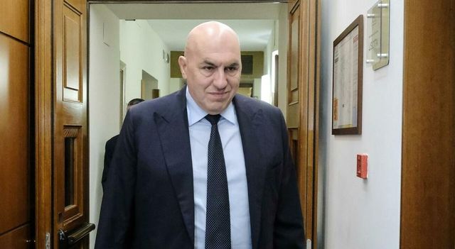 Difesa, hackerato l'account su X del ministro Crosetto