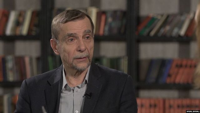 На Льва Пономарёва составили протокол из-за схода у здания ФСБ