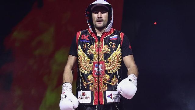 Боксер Ковалев победил нокаутом и защитил титул чемпиона мира