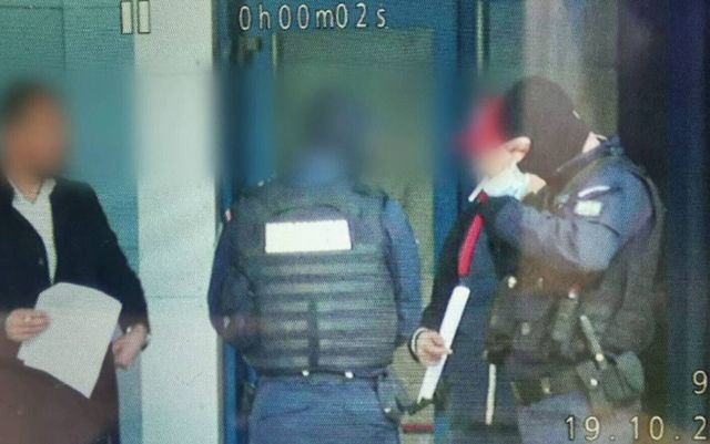 Cum a fost condamnat cu suspendare un bărbat care și-a șantajat, hărțuit, lovit și amenințat fosta iubită
