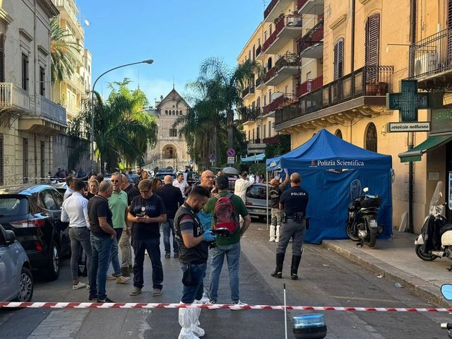 Omicidio oggi a Palermo, uomo ucciso a colpi di pistola in piazza Principe Camporeale