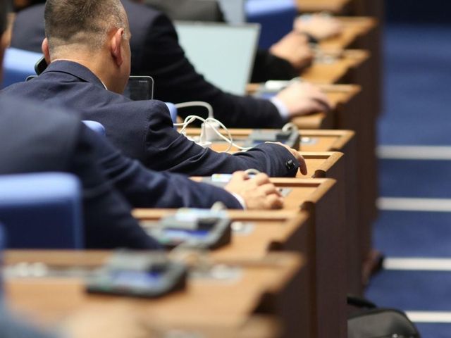 Парламентът отхвърли промени в изборните правила, даде заявки за широко обсъждане