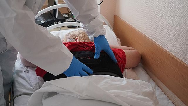 Более 233 тыс. человек остались под медицинским наблюдением в России из-за COVID-19