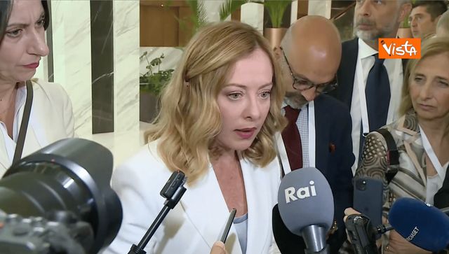 Macron a Roma da Giorgia Meloni