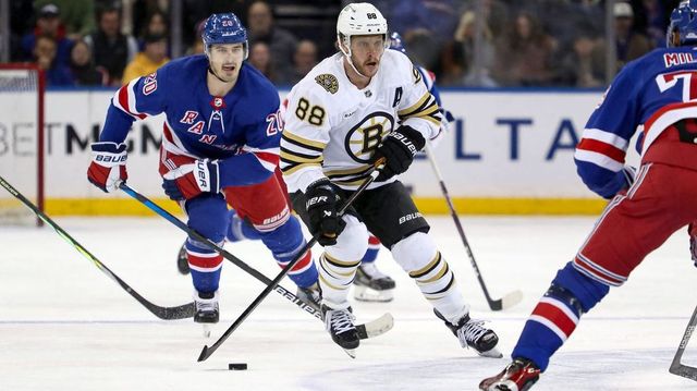 Pastrňák přidal třináctý gól v sezoně, Boston však podlehl Rangers