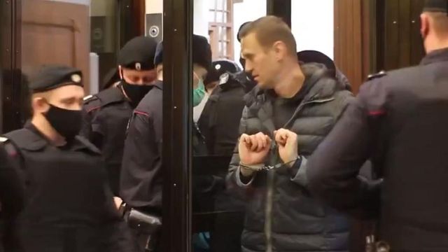 Aleksei Navalnîi, condamnat la trei ani și șase luni de închisoare