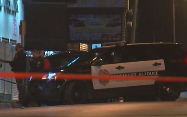 Atac armat într-un bar din Kansas City. Sunt 4 morți și 5 răniți, iar autorul a scăpat