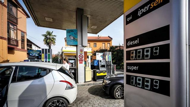 Giorgetti, 'il prezzo della benzina non dipende dal governo'