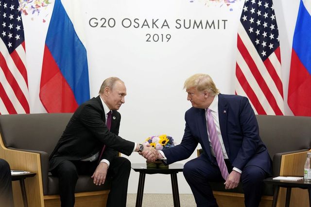 Trump s Putinem jednají o odzbrojení a obchodu
