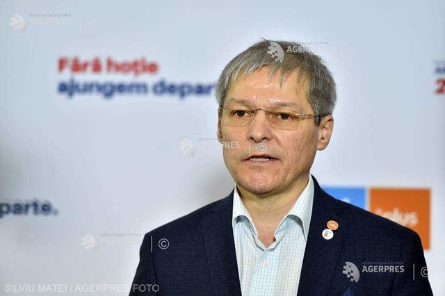 Dacian Cioloș cere menținerea unui ministru al educației pentru minimum cinci ani