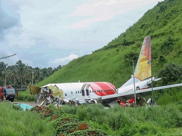 Sack Aviation Watchdog Chief Over Kerala Crash Remarks, Say Pilot Unions