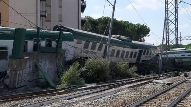 Un tren de pasageri a deraiat într-o gară din Italia