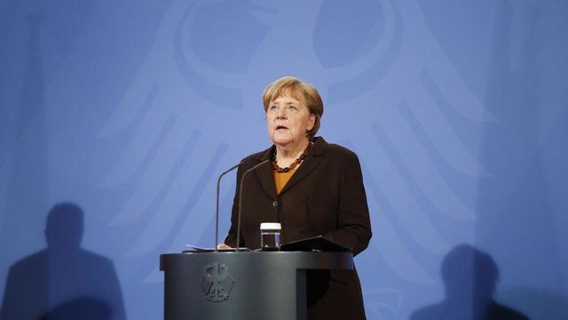 Angela Merkel lezárná Németországot