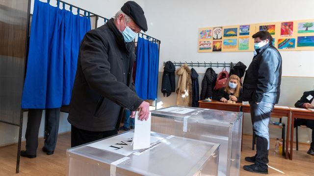 Romániában az ellenzéki szociáldemokraták győzelmét jelzi az exit poll