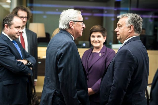Juncker szerint Orbán is álhírterjesztő