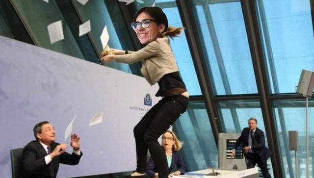 Il compagno di Dadone posta un fotomontaggio con la ministra come contestatrice di Draghi alla Bce