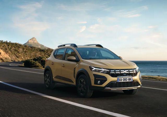 Dacia y Toyota se consolidan como líderes del mercado español
