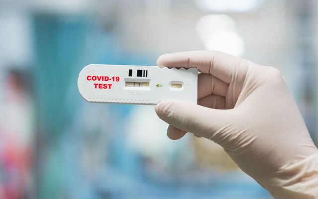 Teste pentru coronavirus, neutilizare și aruncate la gunoi, la un spital din Craiova