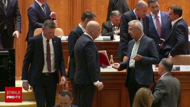 AUR a depus patru moțiuni de cenzură