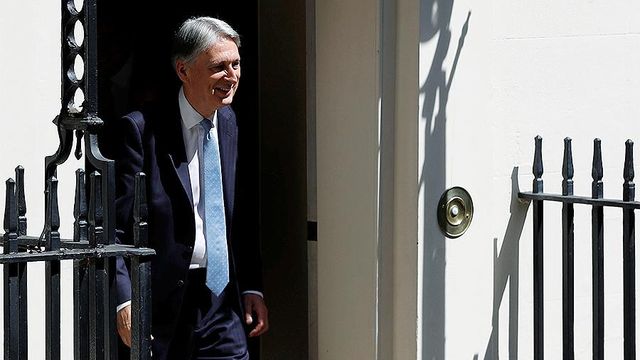 Министр финансов Великобритании подал в отставку