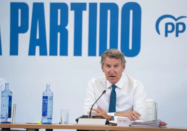 Feijóo estudia cambiar la Constitución para forzar elecciones si no se aprueban los Presupuestos dos años seguidos