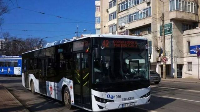 Transportul în comun din Iași a fost suspendat. Autobuzele și tramvaiele circulă doar pentru cadrele medicale și polițiști