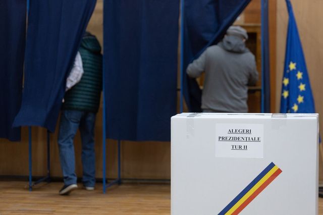 Reacția MAE, după ce George Simion a spus că nu sunt buletine de vot la secții din diaspora