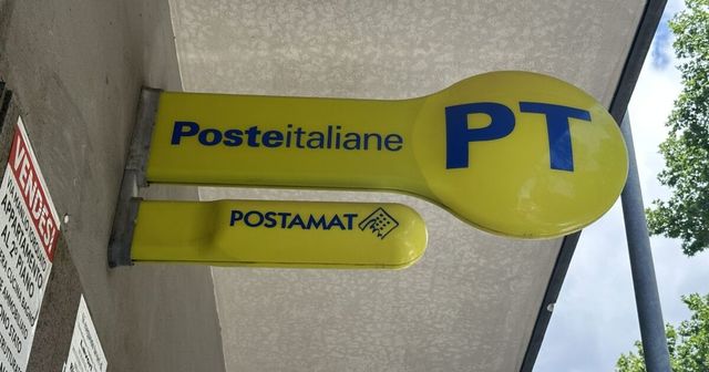 Poste, utile netto 1,2 mld in primo semestre,+14% su anno