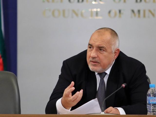 Премиерът е в Перник за пускането на водопровода