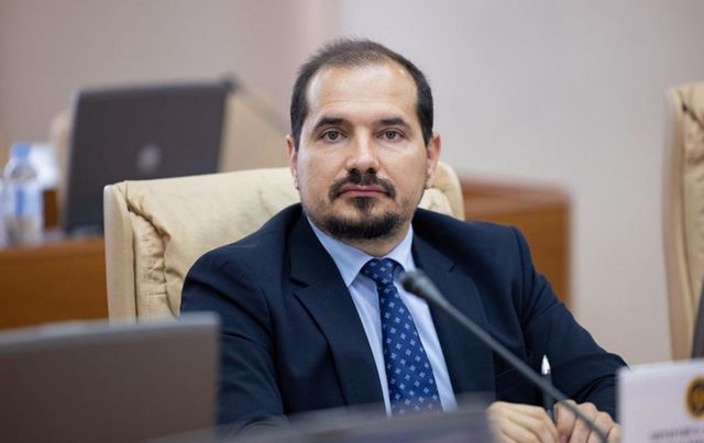 Alexei Buzu, opt zile de concediu pentru a se implica în campanie
