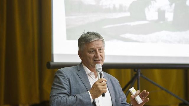 Nem engedték át a határon Ukrajna területére Grezsa István miniszteri biztost