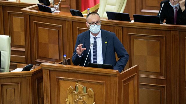 Парламент отклонил инициативу выдвижения вотума недоверия министру юстиции