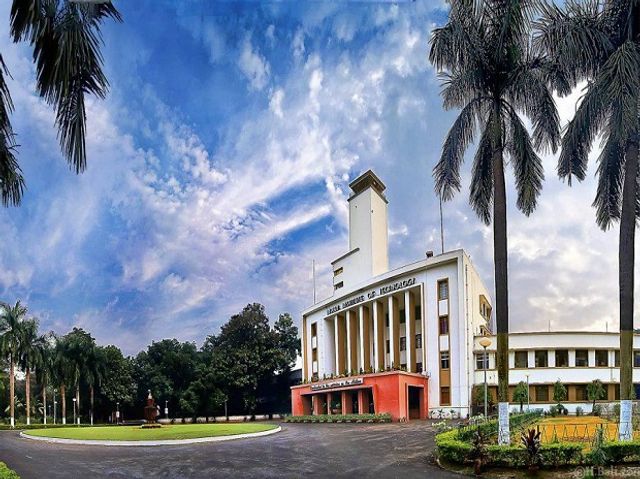 IIT Kharagpur Students Bag 1000 Offers In First 5 Days Of Placement Drive
