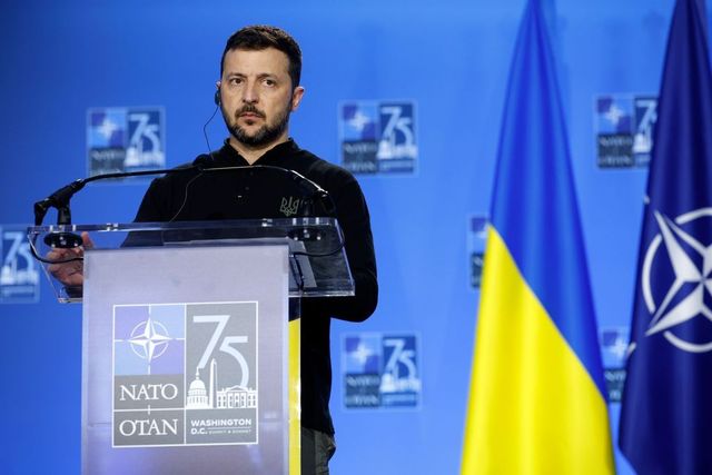 Volodimir Zelenski, apariție surprinzătoare la Summitul NATO de la Haga: Președintele Ucrainei a renunțat la ținuta militară
