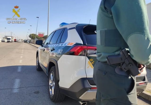 Un simpa en una gasolinera destapa una organización ilegal compraventa de vehículos de alta gama