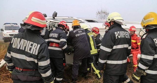 Accident grav de circulație lângă București: 14 victime în urma unei coliziuni dintre o autoutilitară și un microbuz