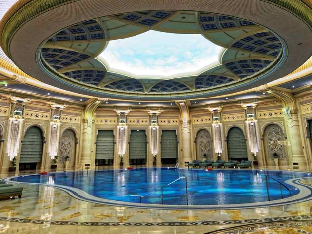 Российских чиновников уличили в миллионных тратах на командировки