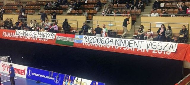 Fanii maghiari au afișat un banner controversat la meciul România-Ungaria